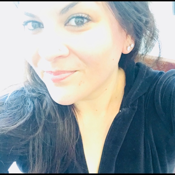 Meet your Posher, Gina - Picture 1 of 1